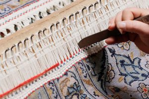 Read more about the article همه چیز درباره ریشه بافی فرش؛ مراحل و روش‌ها